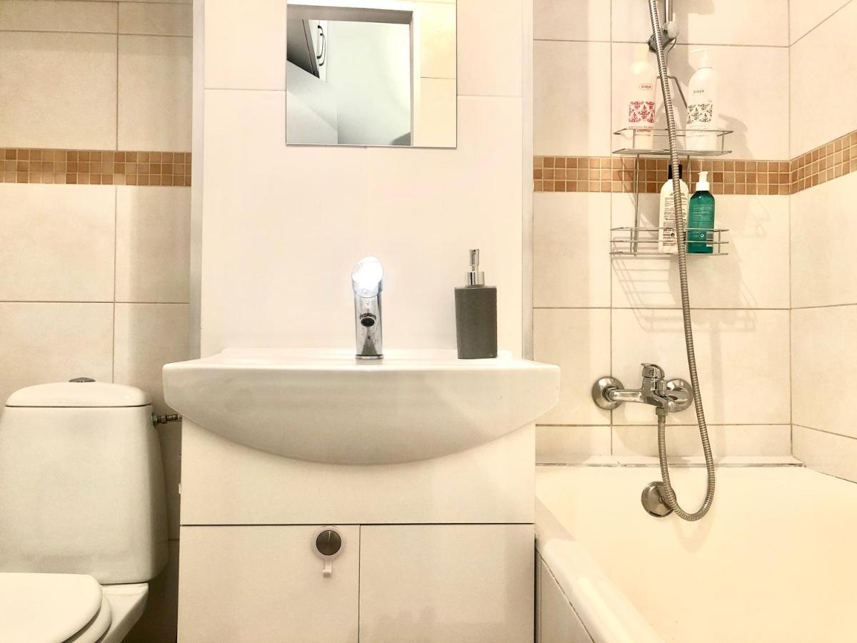 Miejskie Mieszkanie Apartman Varsó Kültér fotó